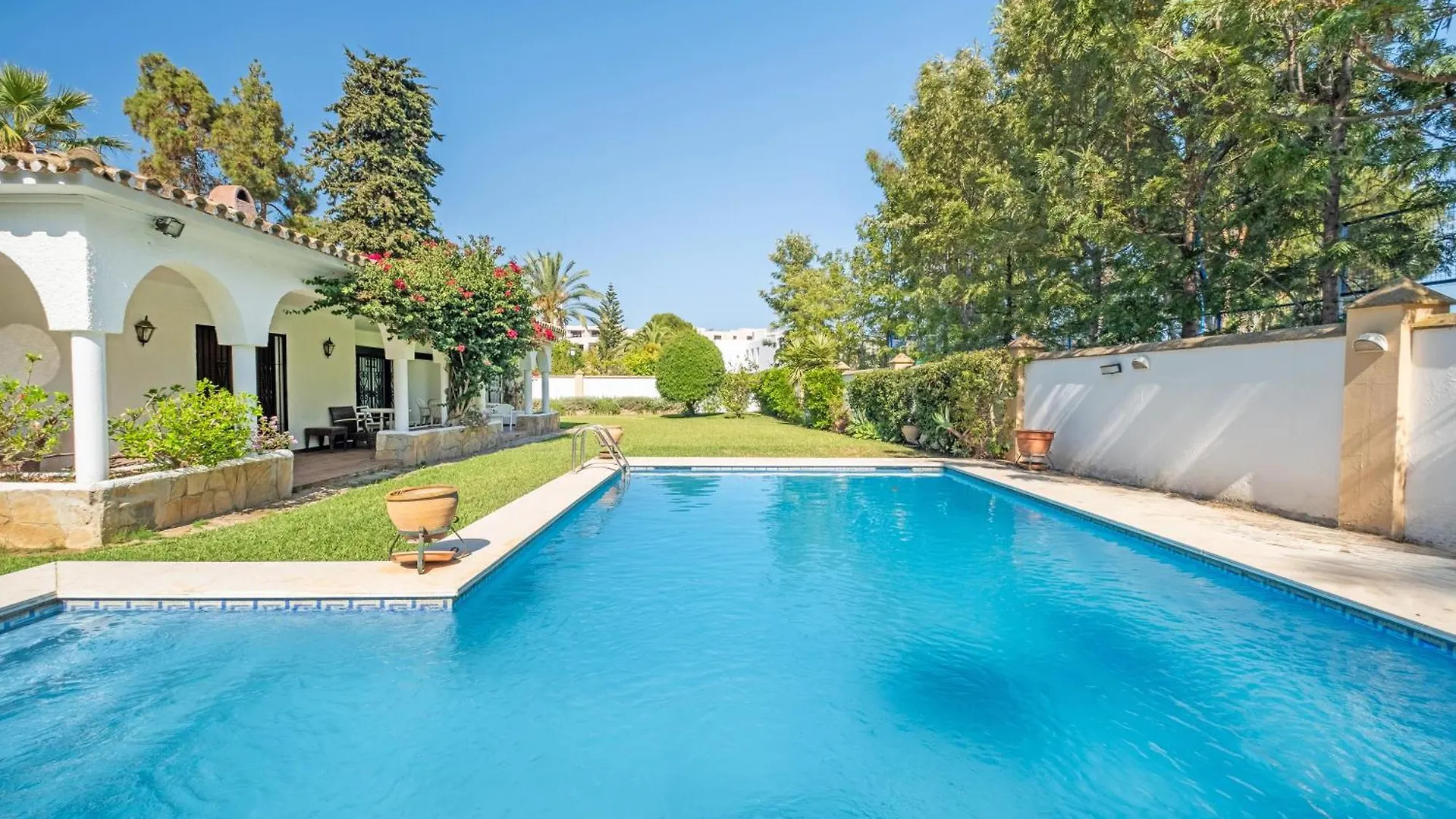 Andalusian Villa By The Beach! Estepona Spain