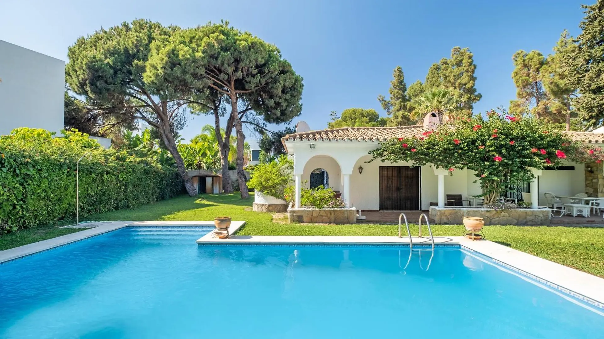 Andalusian Villa By The Beach! location